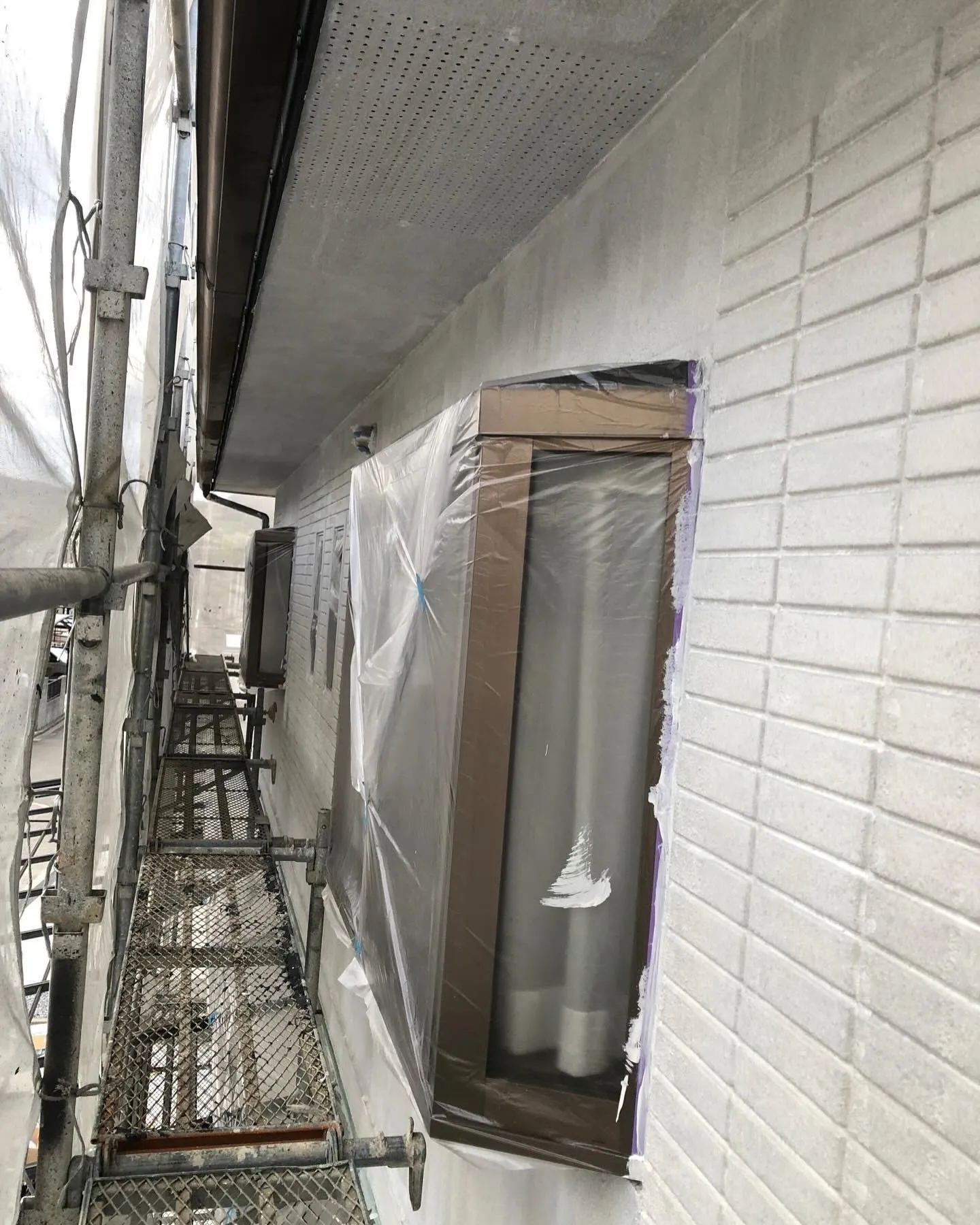 紀美野町O様邸外壁下塗り塗装、下塗り塗装完了！